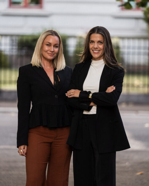 Monica Sandorf Engh og Amalie Skarsgaard i GAGNER